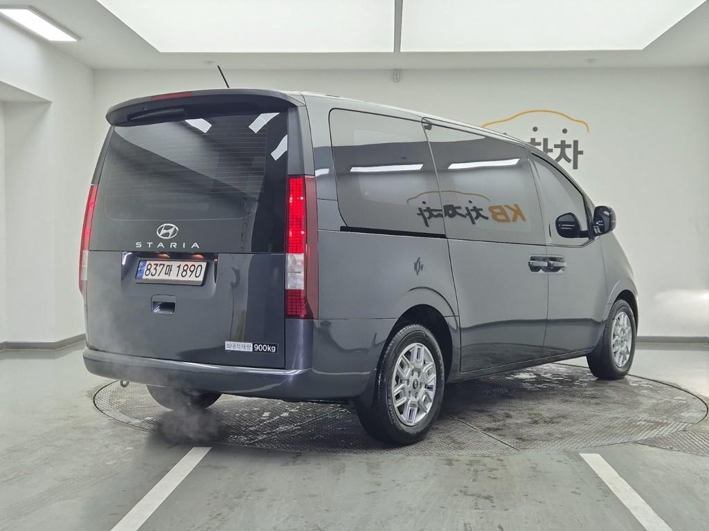 HYUNDAI Staria - Vista 4