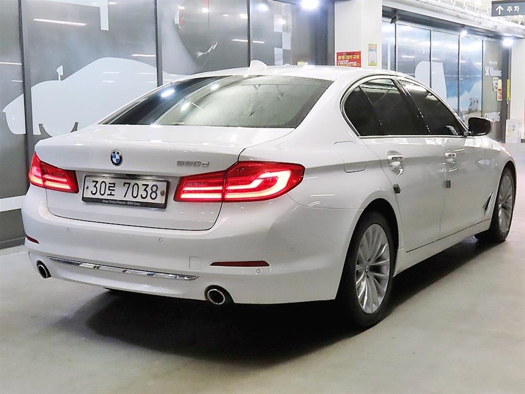 BMW 5 Series - Vista 4