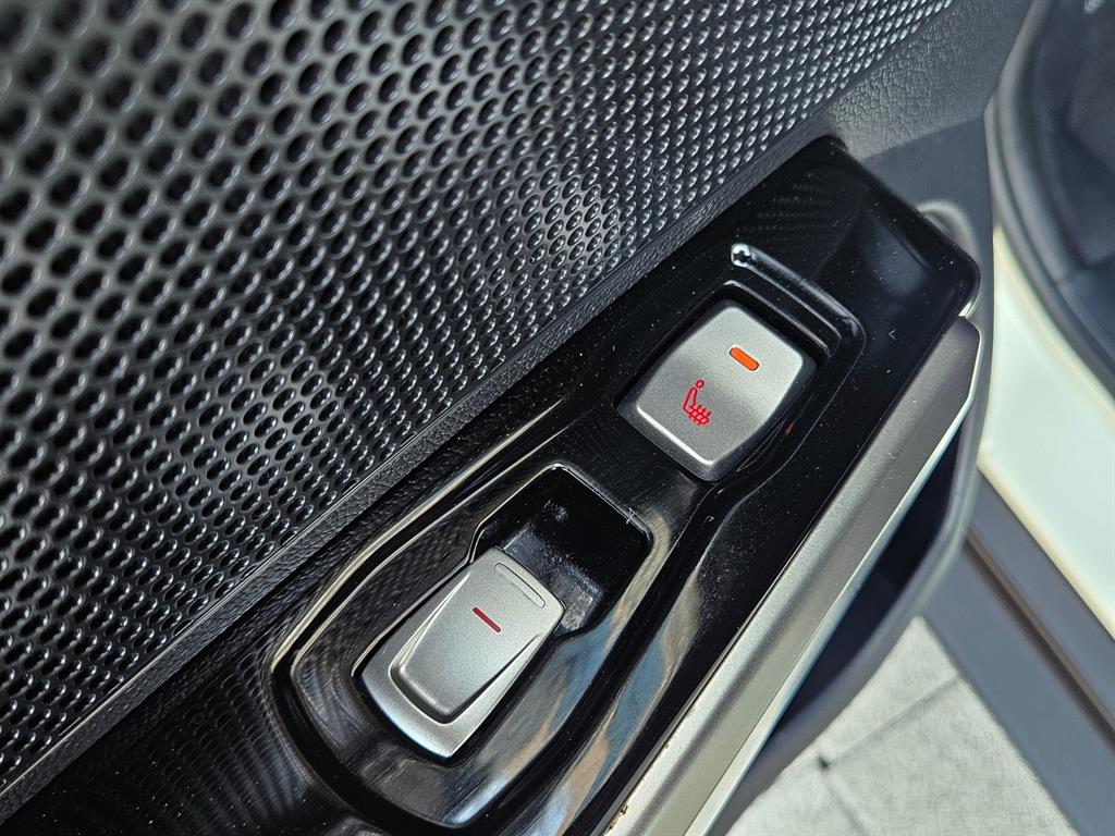 Ssangyong Tivoli 2016 Blanco - Importación desde Corea - HF Imports Iquique - Foto 17