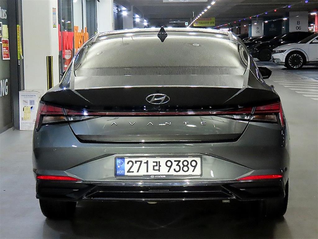 HYUNDAI Avante - Vista 5