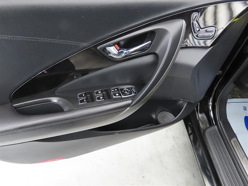 HYUNDAI Grandeur 2016 Negro - Importación desde Corea - HF Imports Iquique - Foto 13