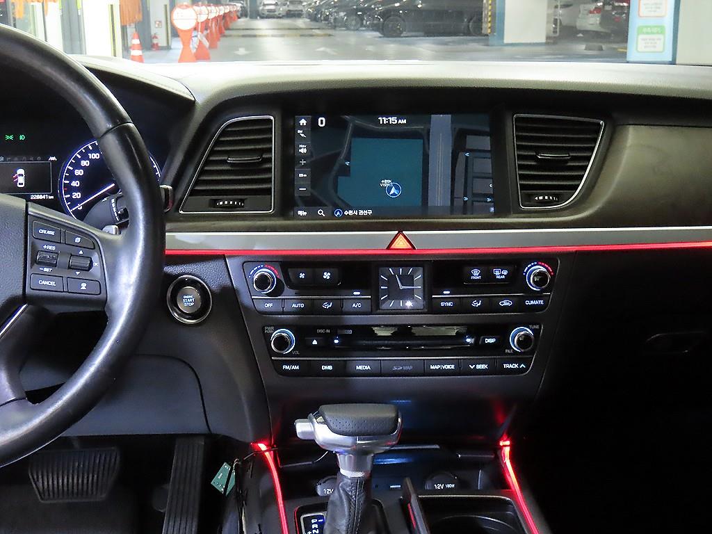 HYUNDAI Genesis - Vista 11