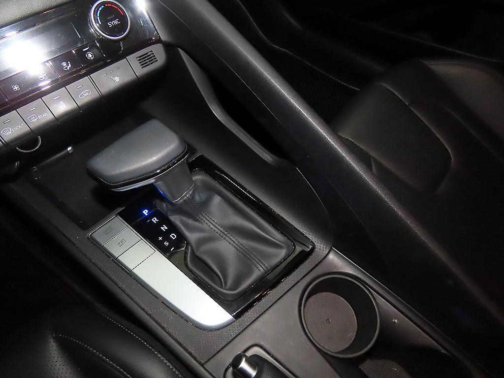 HYUNDAI Avante - Vista 12