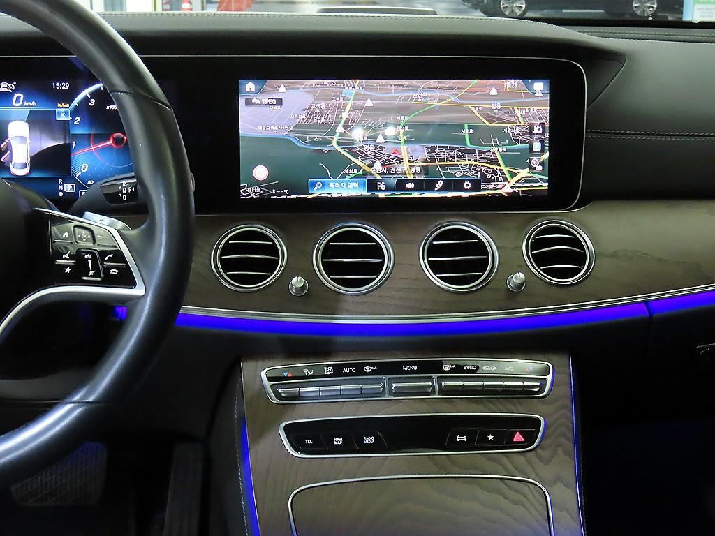 Mercedes Benz E class - Vista 11