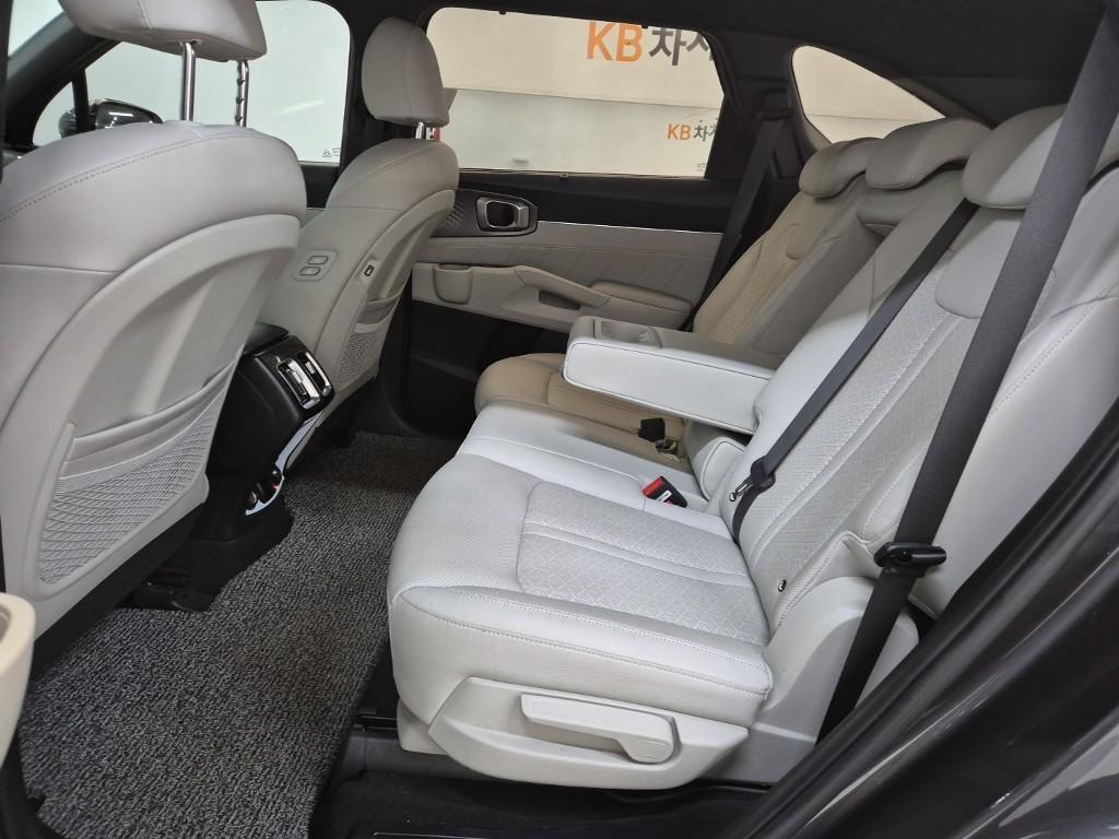 KIA Sorento - Vista 12