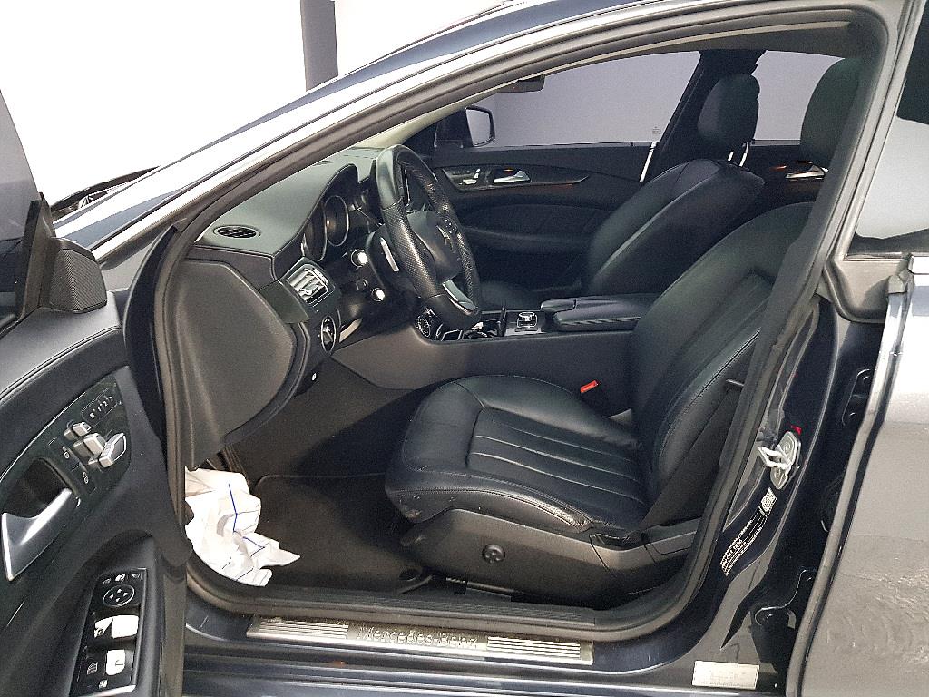 Mercedes Benz CLS Class - Vista 7