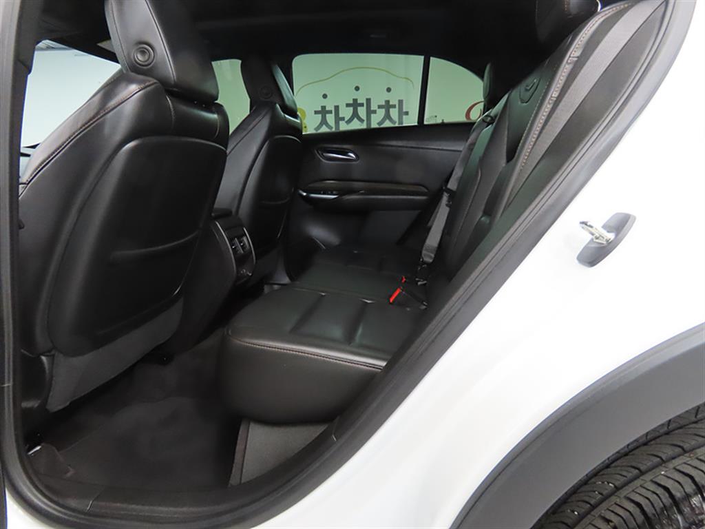 Cadillac XT4 - Vista 6