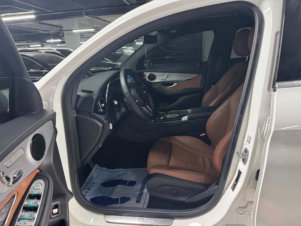 Mercedes Benz GLC Class - Vista 5