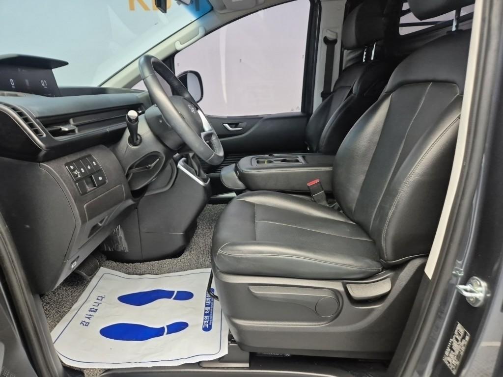 HYUNDAI Staria - Vista 11