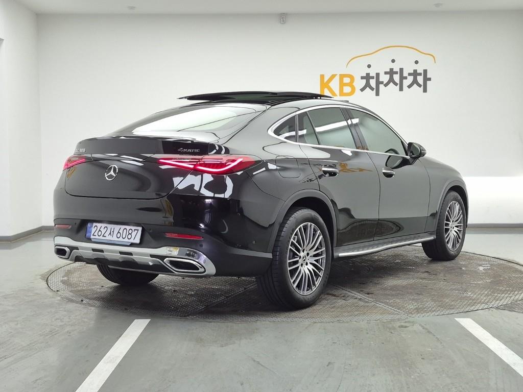 Mercedes Benz GLC Class - Vista 4