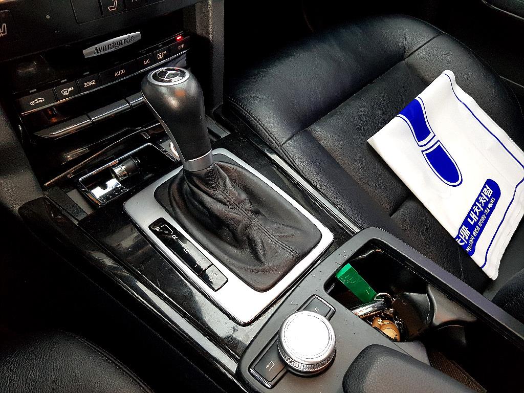 Mercedes Benz E class 2010 Plateado - Importación desde Corea - HF Imports Iquique - Foto 14