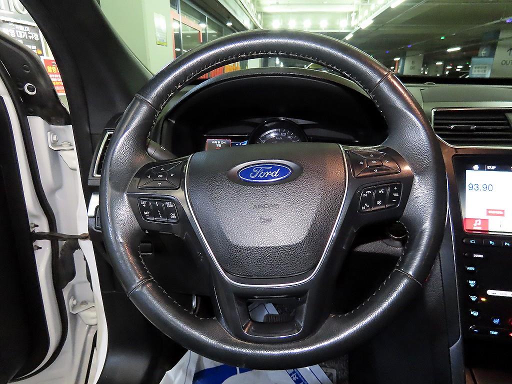 Ford Explorer - Vista 8