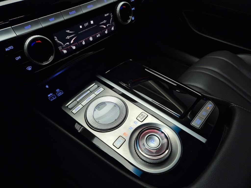 Genesis G80 - Vista 8