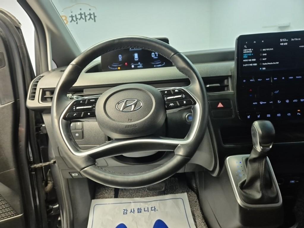 HYUNDAI Staria - Vista 9