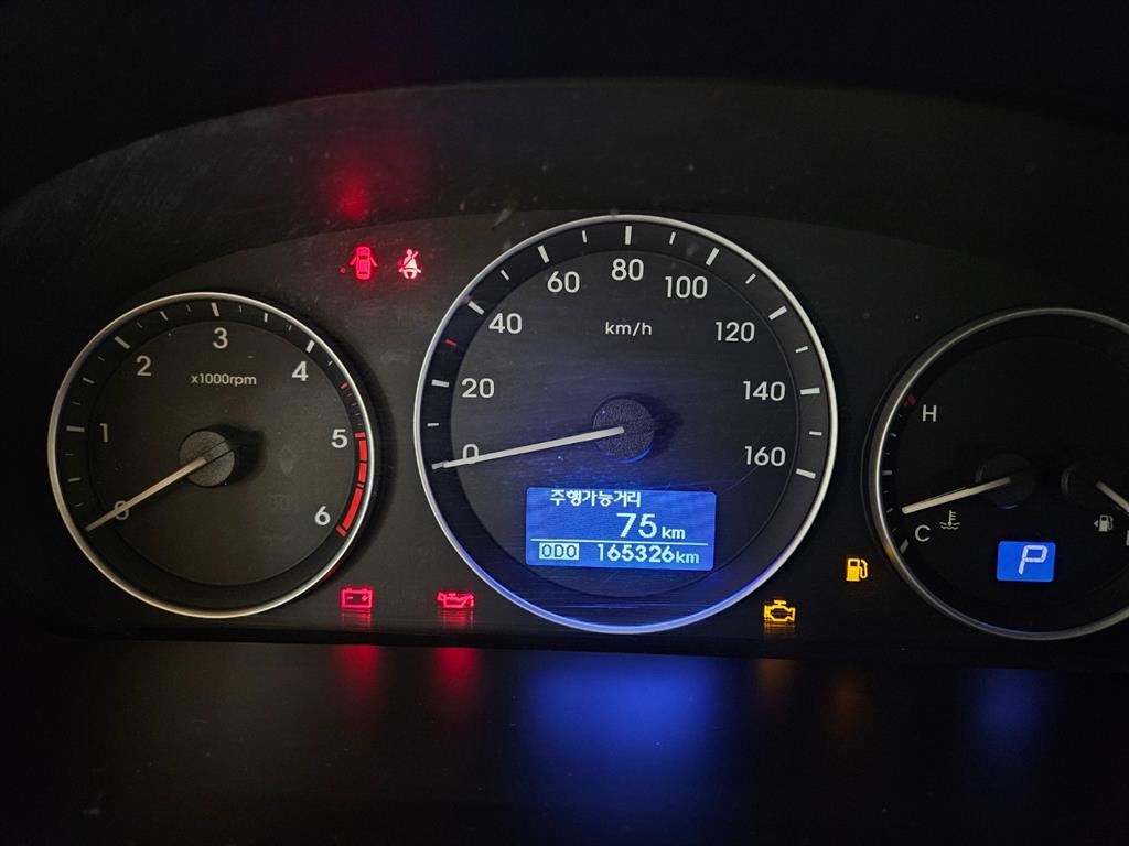 HYUNDAI Starex - Vista 10