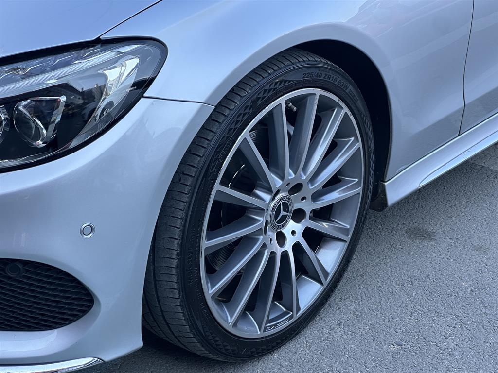 Mercedes Benz C Class - Vista 4