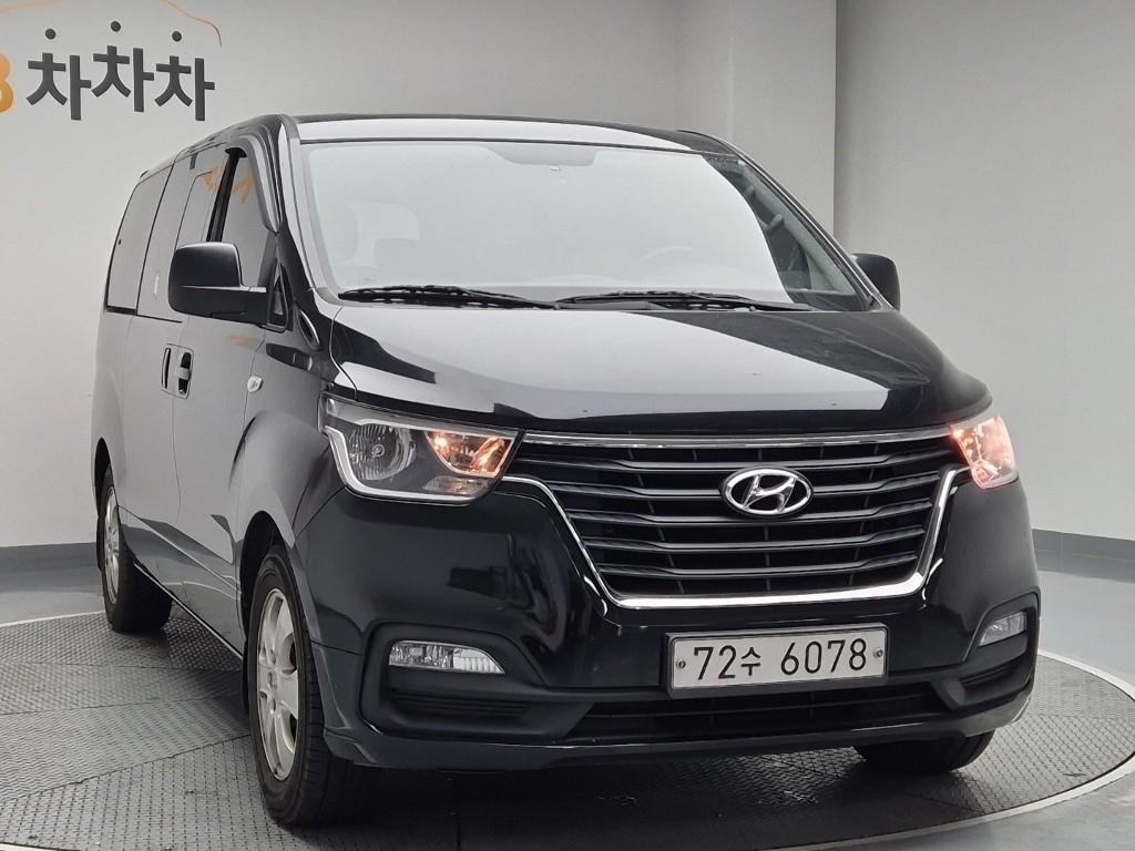 HYUNDAI Starex - Vista 4