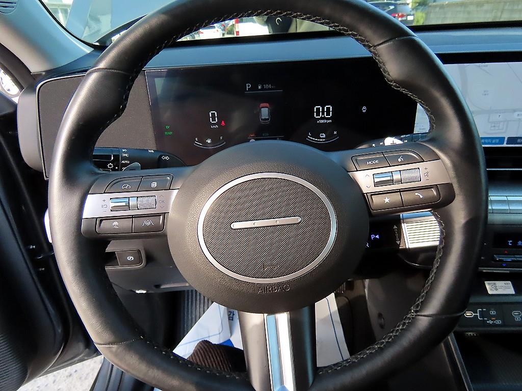 HYUNDAI Kona - Vista 8