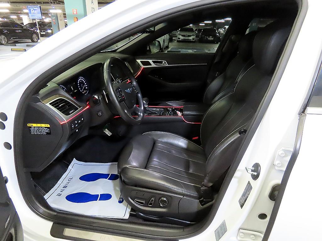 HYUNDAI Genesis - Vista 6