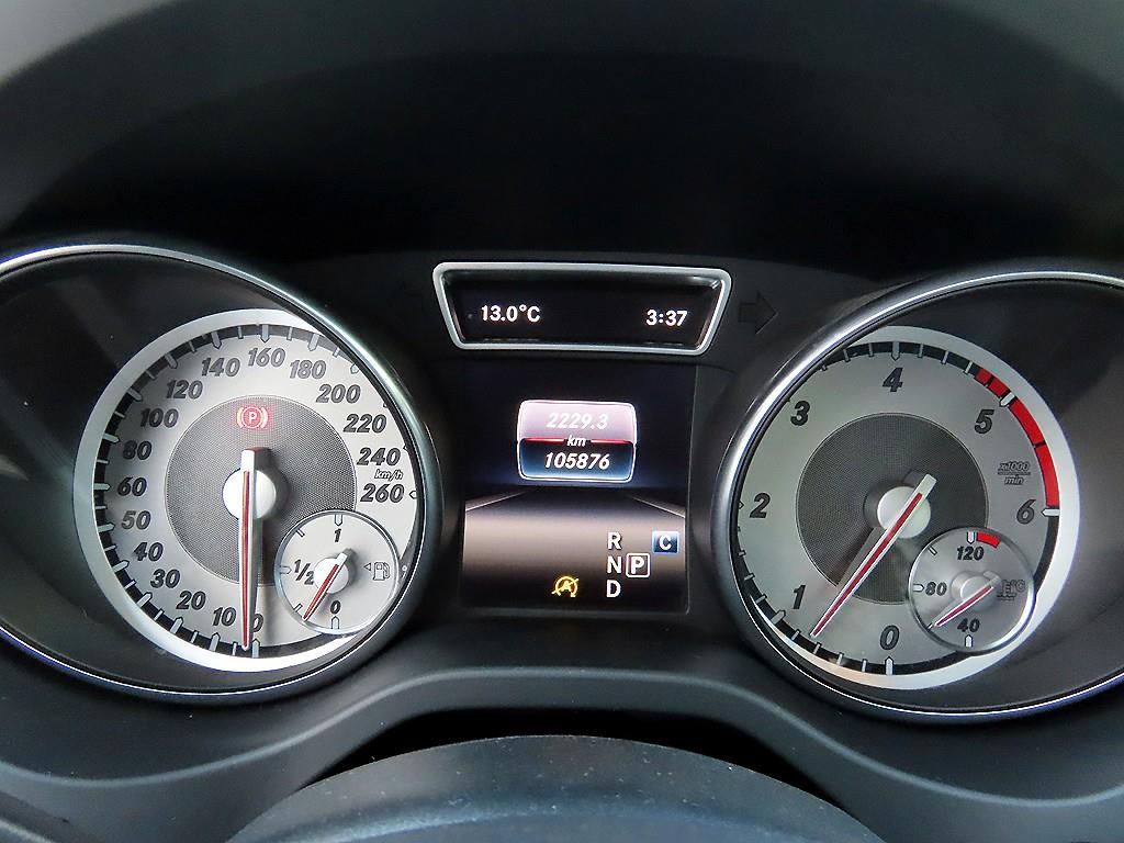 Mercedes Benz GLA Class - Vista 9