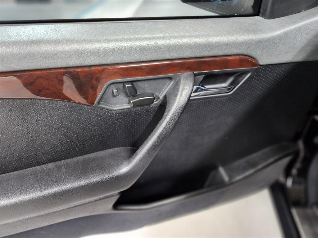 Mercedes Benz C Class - Vista 8