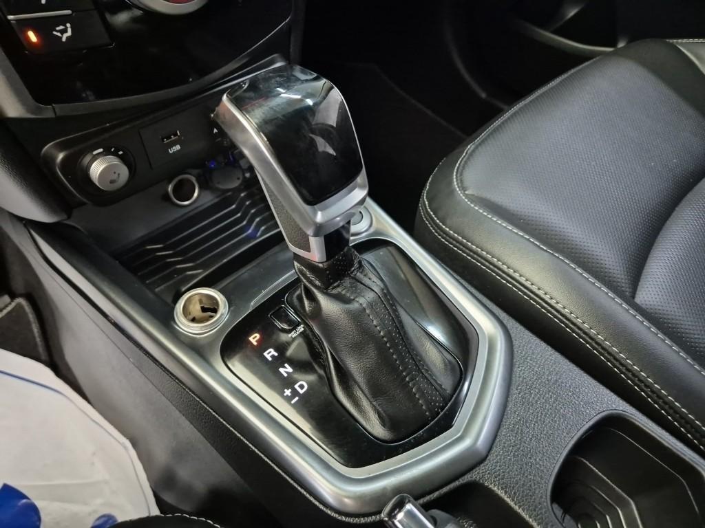 Ssangyong Tivoli - Vista 8