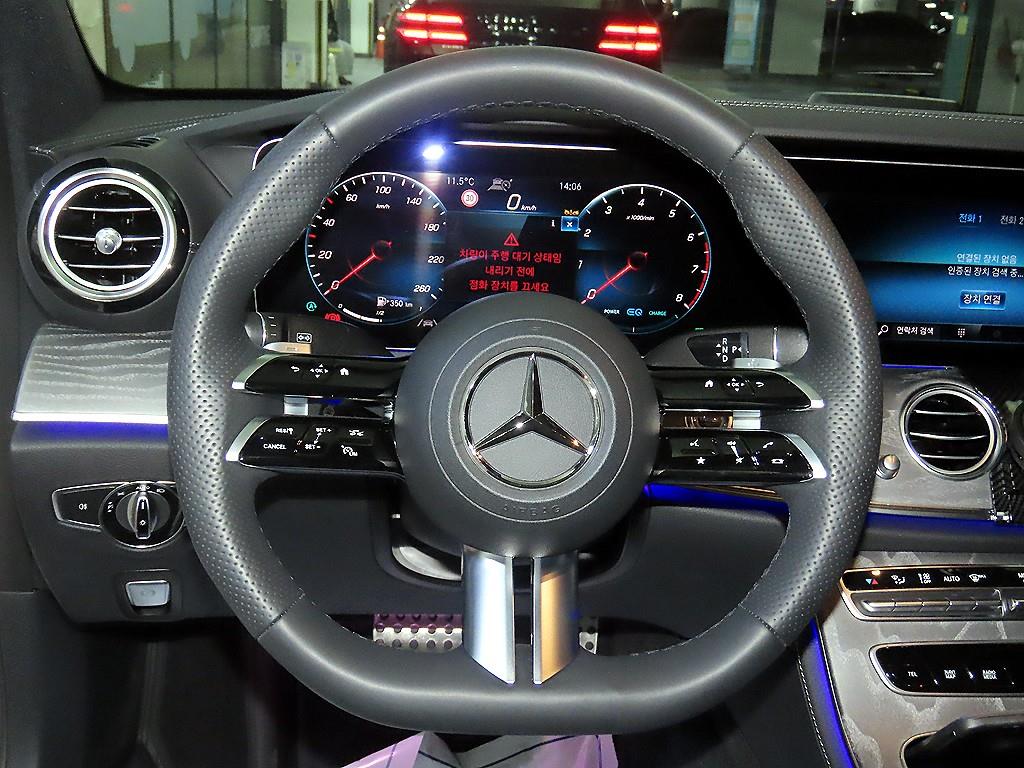 Mercedes Benz E class - Vista 7