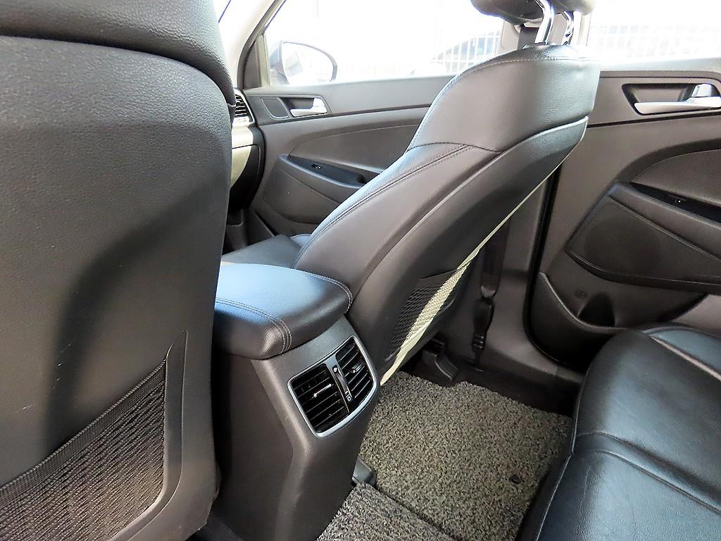 HYUNDAI Tucson 2018 Gris - Importación desde Corea - HF Imports Iquique - Foto 17