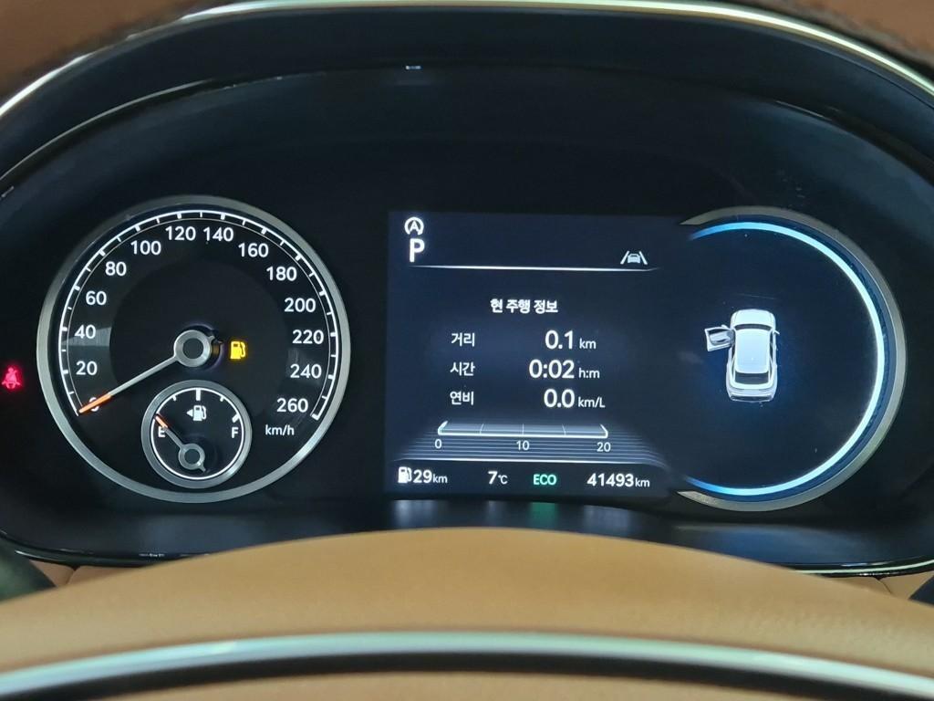 Genesis GV70 - Vista 6