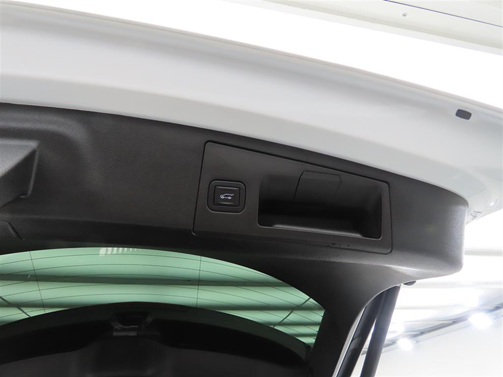 Cadillac XT4 2023 Blanco - Importación desde Corea - HF Imports Iquique - Foto 17