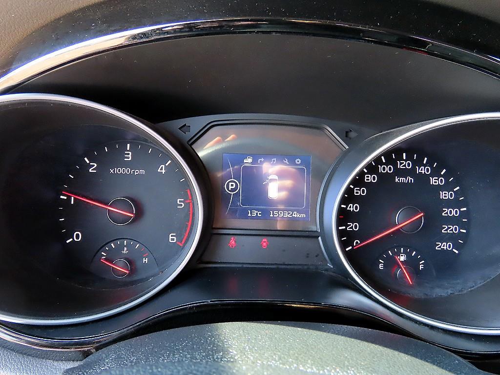 KIA Carnival - Vista 9