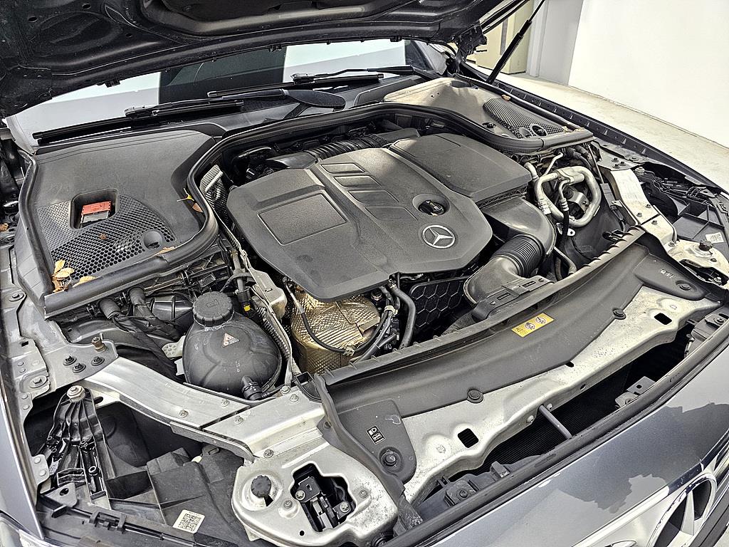 Mercedes Benz E class - Vista 6