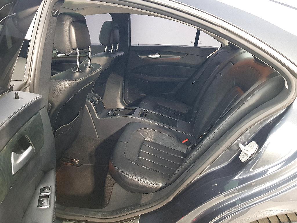 Mercedes Benz CLS Class - Vista 8