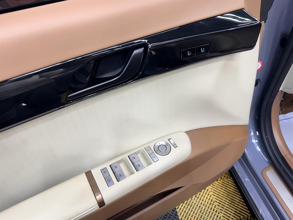 HYUNDAI Grandeur - Vista 11