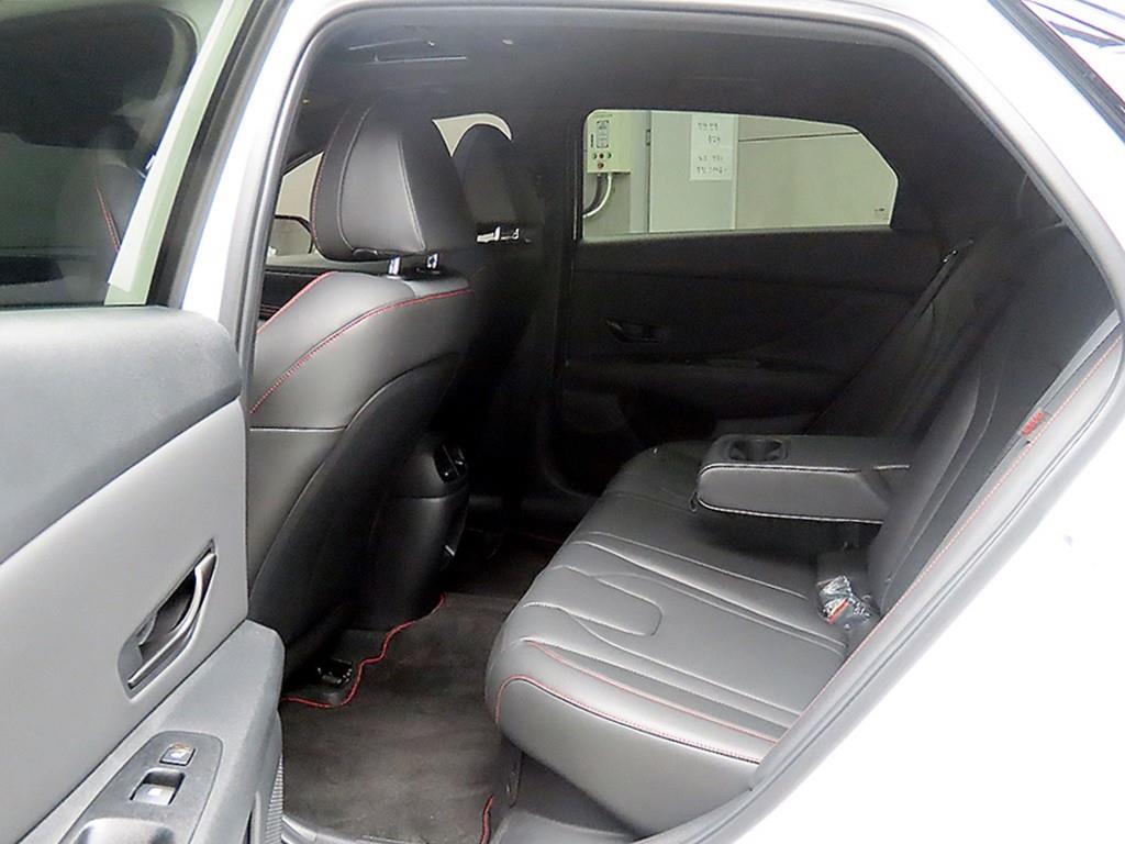 HYUNDAI Avante - Vista 6