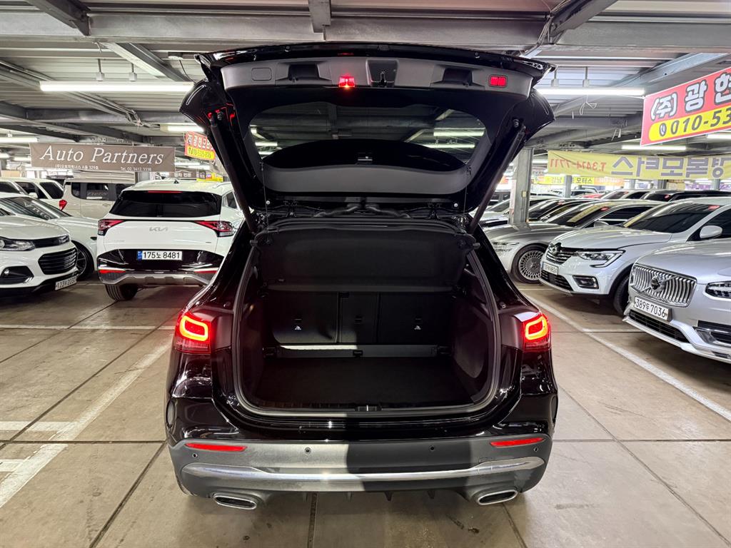 Mercedes Benz GLA Class - Vista 6