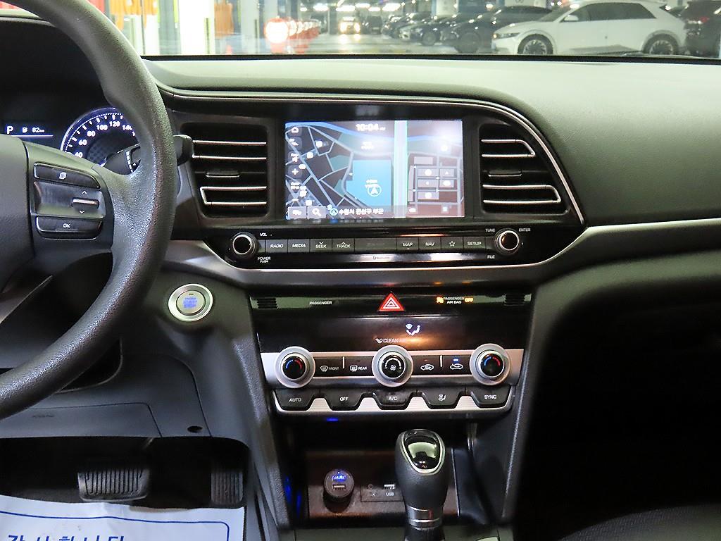 HYUNDAI Avante - Vista 11