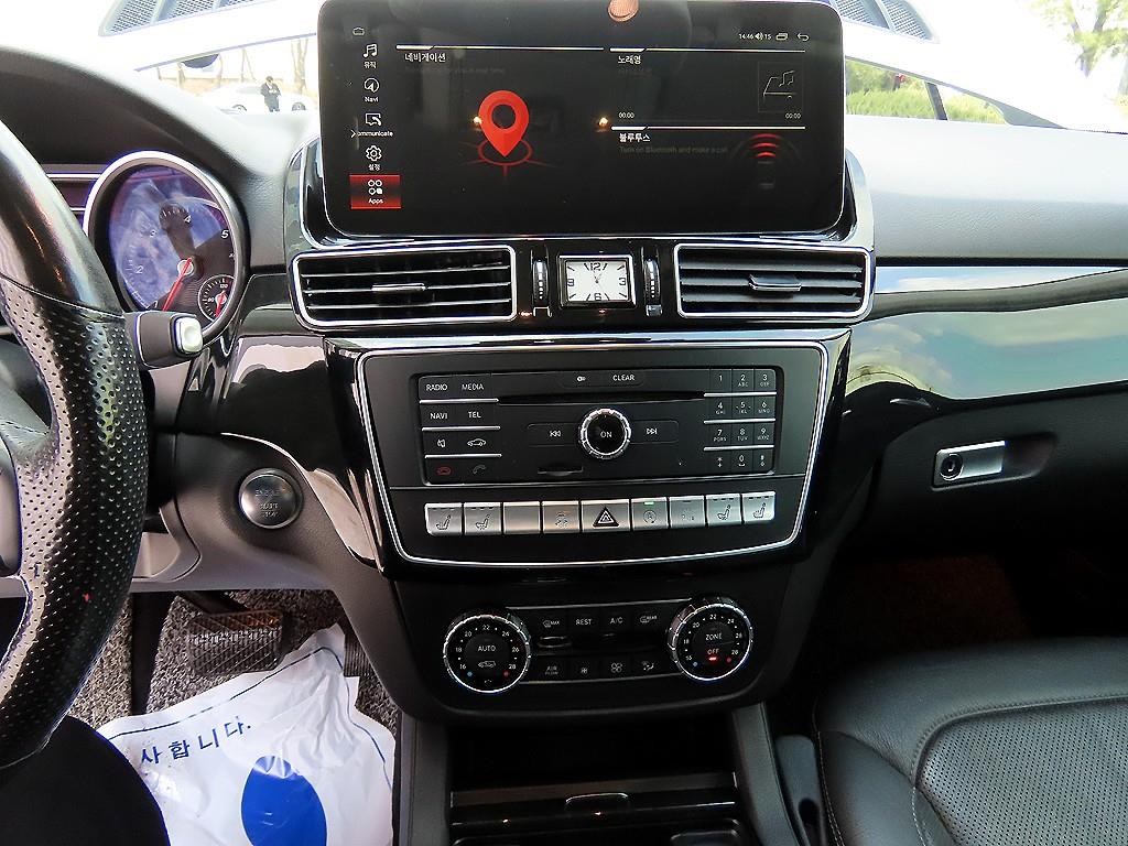 Mercedes Benz GLE Class - Vista 12