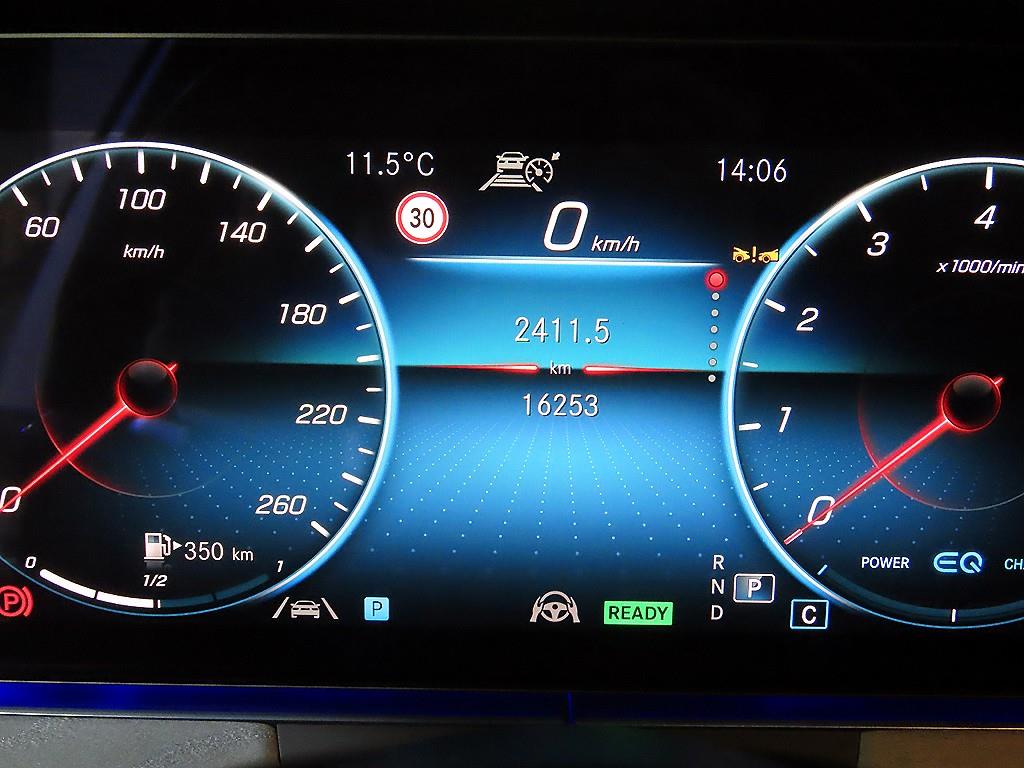 Mercedes Benz E class - Vista 8