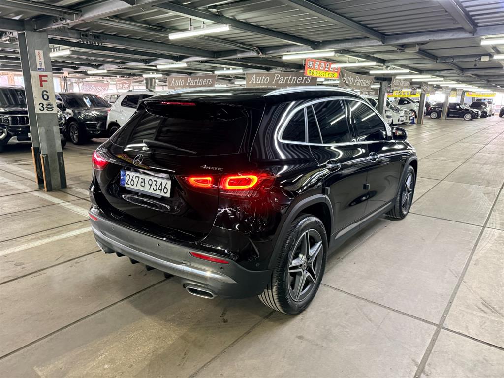 Mercedes Benz GLA Class - Vista 4