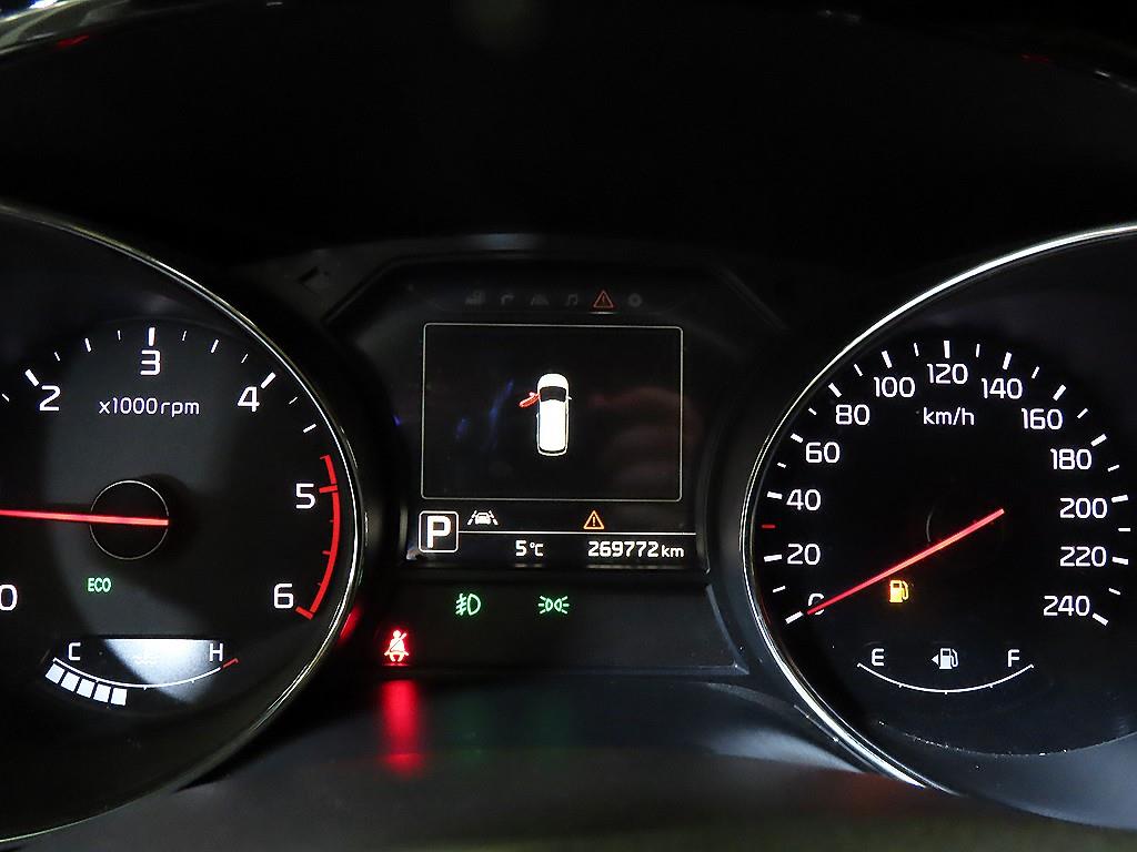 KIA Carnival - Vista 9