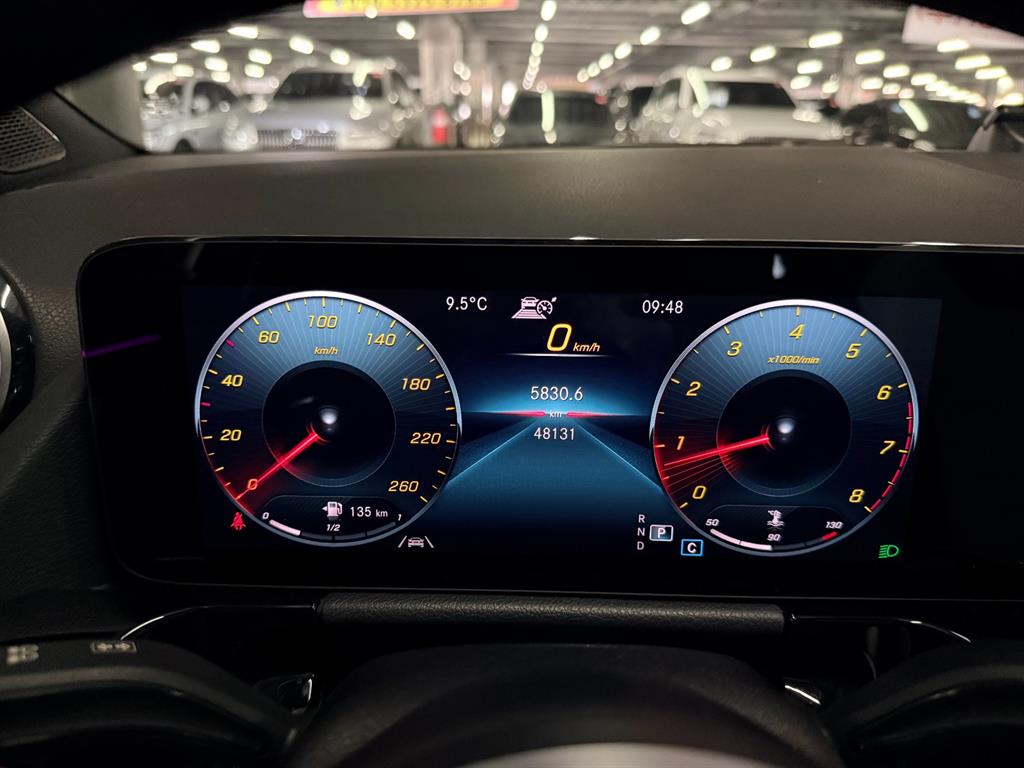 Mercedes Benz GLA Class - Vista 11