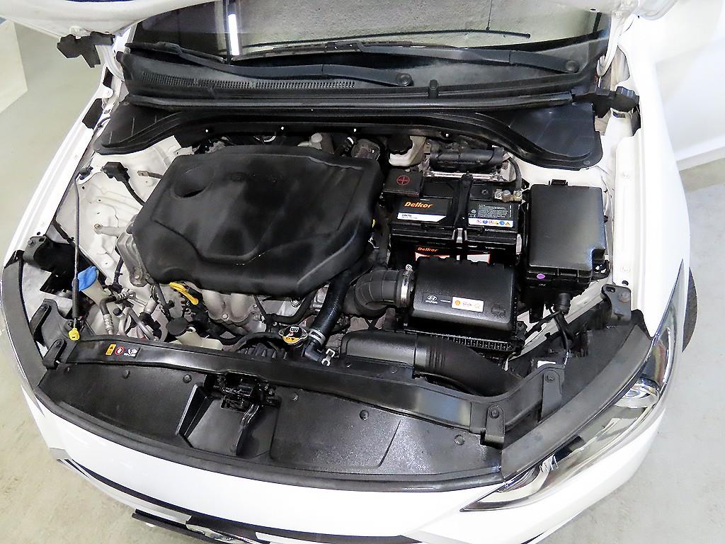 HYUNDAI Avante 2016 Blanco - Importación desde Corea - HF Imports Iquique - Foto 18