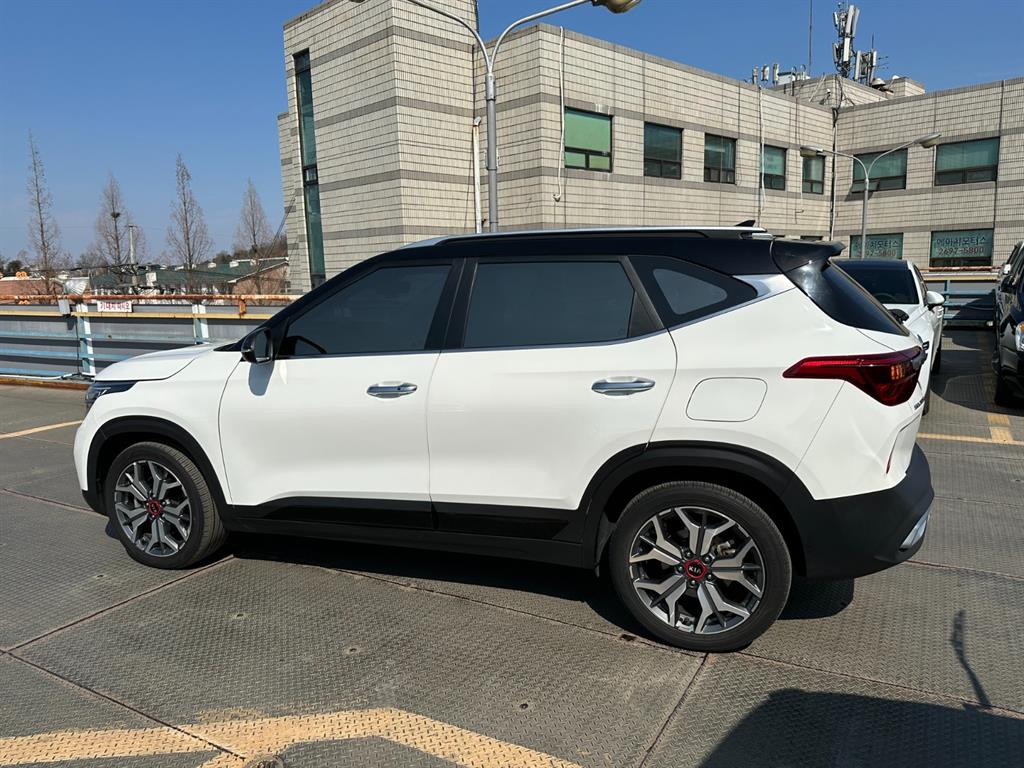 KIA Seltos - Vista 6