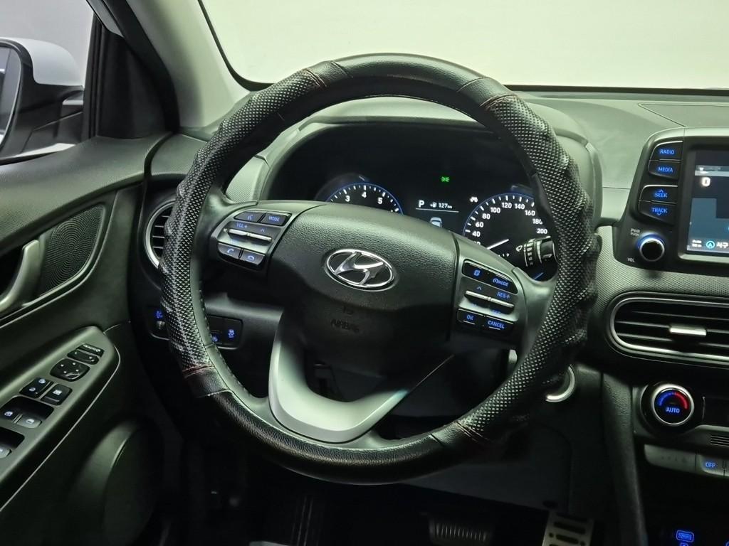 HYUNDAI Kona - Vista 9