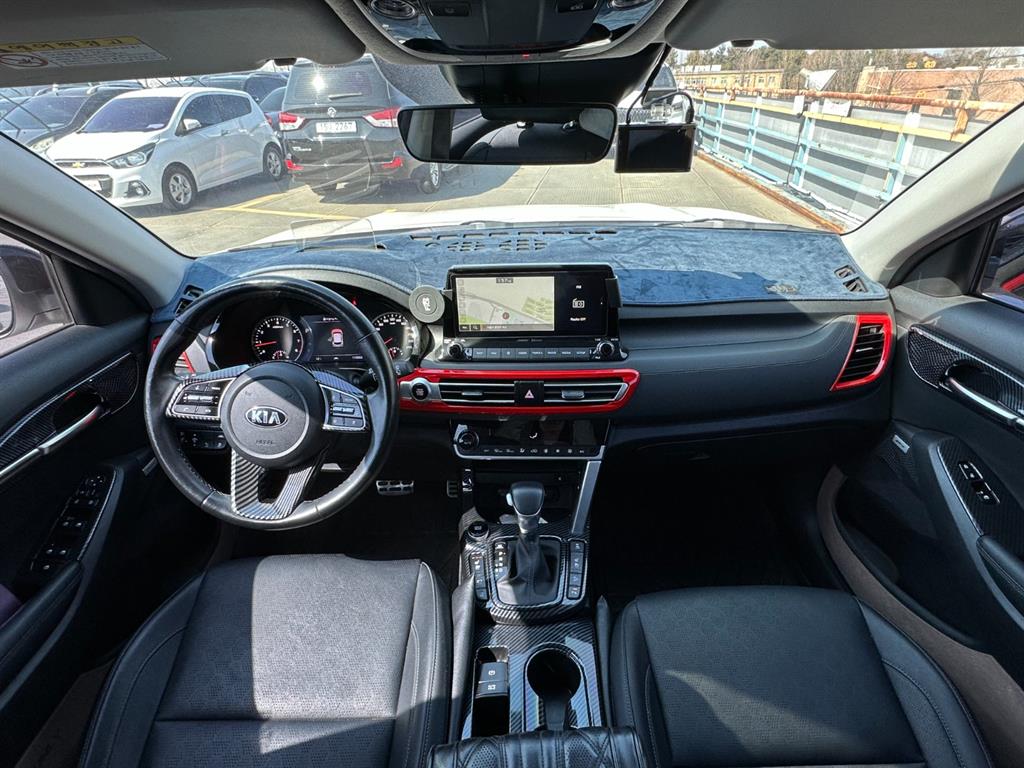 KIA Seltos - Vista 8