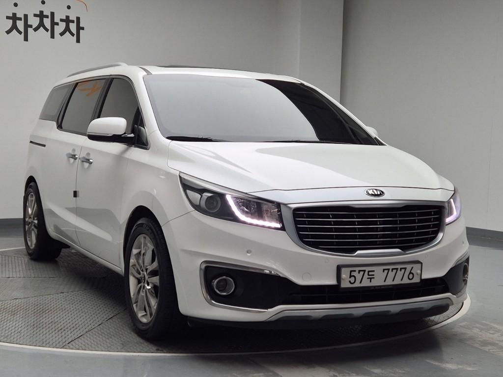 KIA Carnival - Vista 4