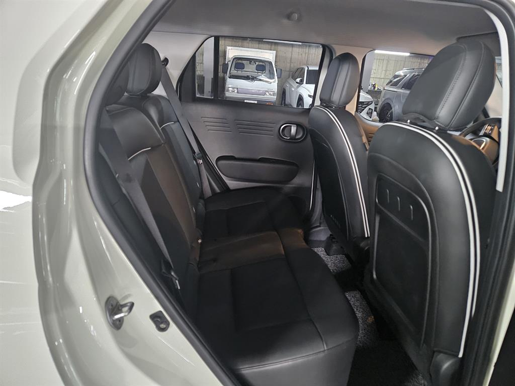 HYUNDAI Casper - Vista 6