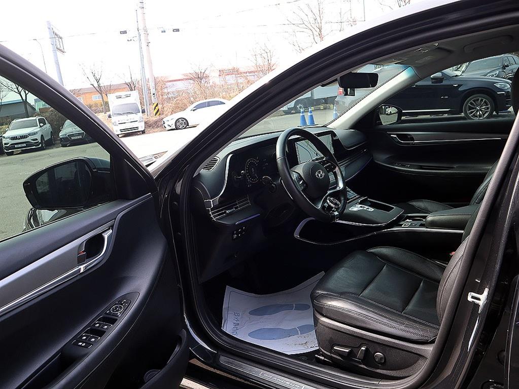 HYUNDAI Grandeur - Vista 11