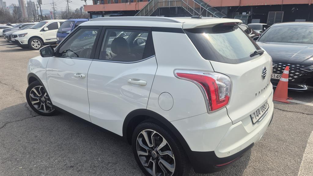 Ssangyong Tivoli - Vista 6